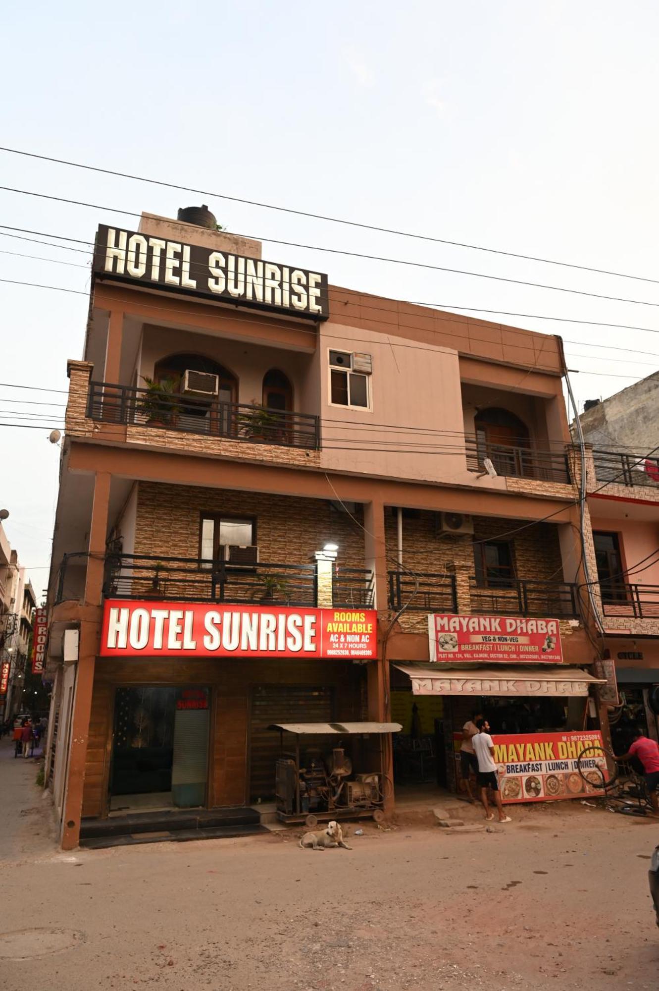 Hotel Sunrise Chandīgarh Exterior foto