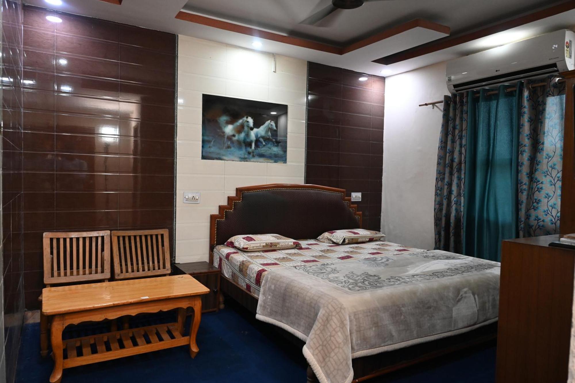 Hotel Sunrise Chandīgarh Exterior foto